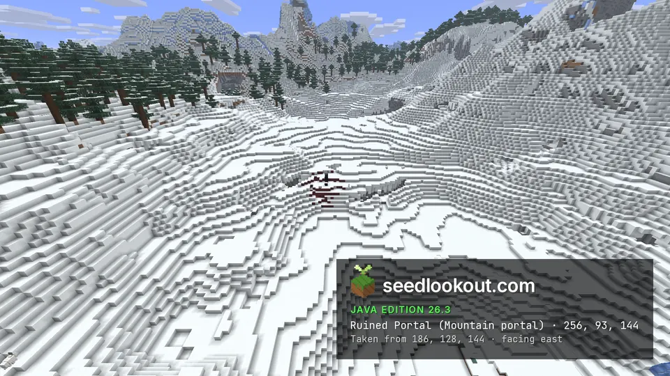 積雪覆蓋的山地凹地中有一片地獄石與黑曜石,後方是杉木山坡與山峰
